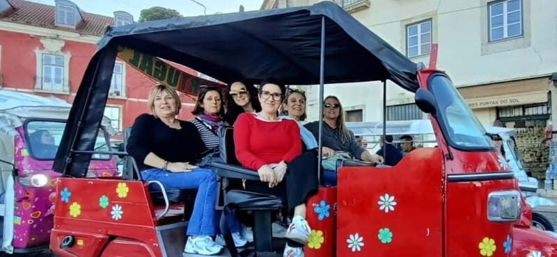Lisboa: Tuk Tuk ride in Alfama & pick-up you at the hotel. - Practical Details and Value