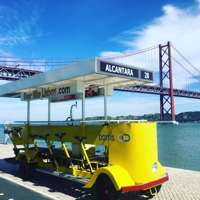 Lisbon: 1-Hour Beer or Sangria Bike Sightseeing Tour - Key Points