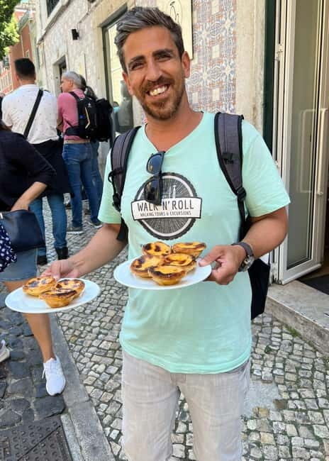 Lisbon: 2.5-hour city tour with 4 local tastings - Key Points