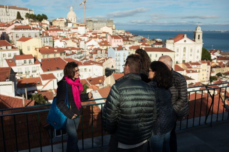 Lisbon: 2h Old Lisbon Tuk Tuk Tour - Key Points