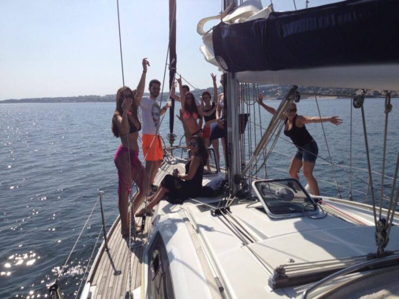 Lisbon 2H Private Tour by SAILBOAT / SAIL or POWER CATAMARAN - Experiencing Lisbon from the Water: A Practical Overview