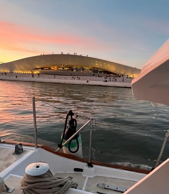 Lisbon: 2H Sunset Boat Cruise Tour with Drinks - Why This Tour Offers Great Value