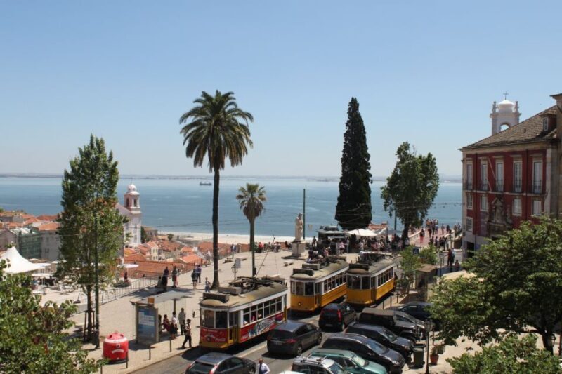 Lisbon: Alfama and São Jorge Castle Quarters Walking Tour - The Charm of Local Life and Recommendations