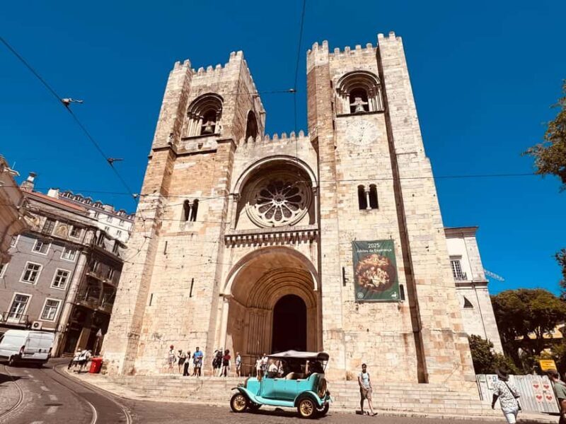 Lisbon: Alfama Old Town, Viewpoints and More TukTuk Tour - A Close Look at the Experience