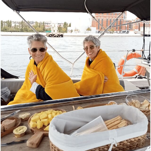 Lisbon: Boat Tour Cruise Vintage or Lux Sailboat w/ Drinks - An Authentic Lisbon Experience on the Water
