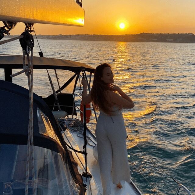 Lisbon: Boat Tour Cruise Vintage or Lux Sailboat w/ Drinks - Who Will Enjoy This Tour?