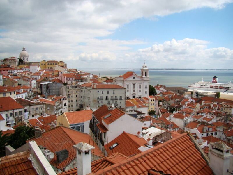 Lisbon: City Walking Tour with Local Guide - Discovering Lisbon’s Neighborhoods: A Practical Walk