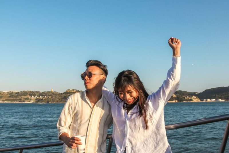Lisbon: Cruise to the Beach with BBQ, Open Bar and Music - The Return Journey and Overall Atmosphere
