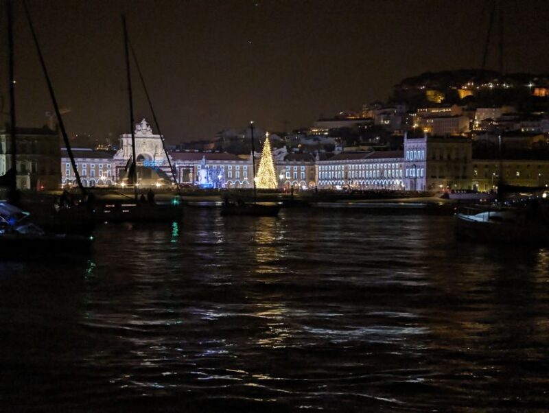 Lisbon: Dazzling New Year's Private Boat Tour (2h) - Lisbon: Dazzling New Year’s Private Boat Tour (2h)