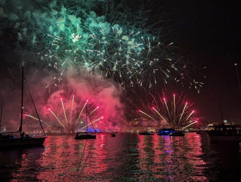 Lisbon: Dazzling New Year's Private Boat Tour (2h) - Practical Details & Tips