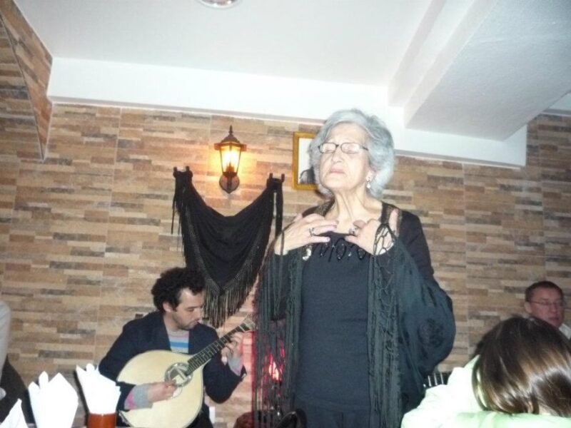 Lisbon Dinner with Fado Show and Sights by Night - Dinner and Fado in Alfama: A Cultural Heartbeat