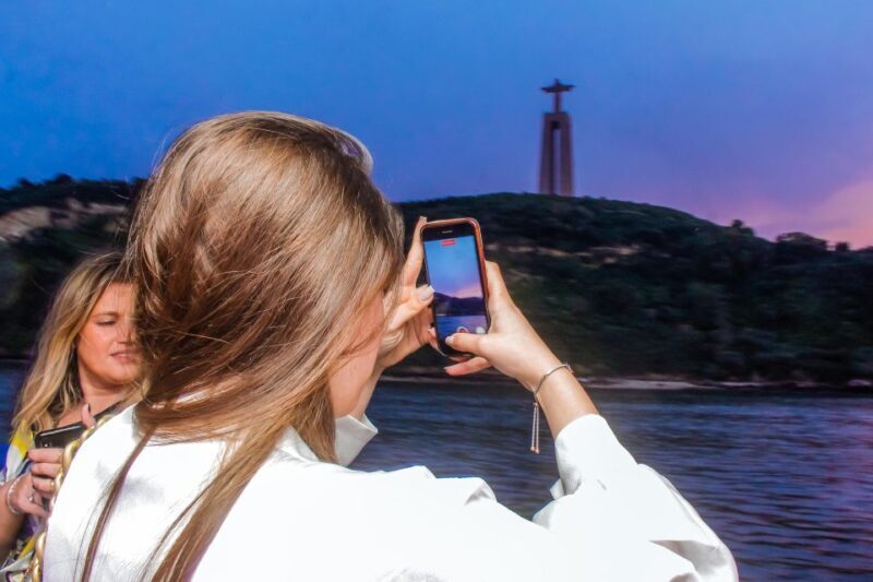 Lisbon: Disco Night Cruise with DJ and Open Bar - Key Points
