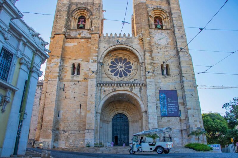 Lisbon: Early Morning TukTuk Tour - hotel/cruise ship pickup - Key Points