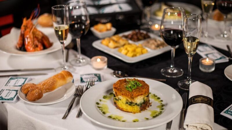 Lisbon: Erotic Cabaret Show and Dinner - How the Experience Breaks Down