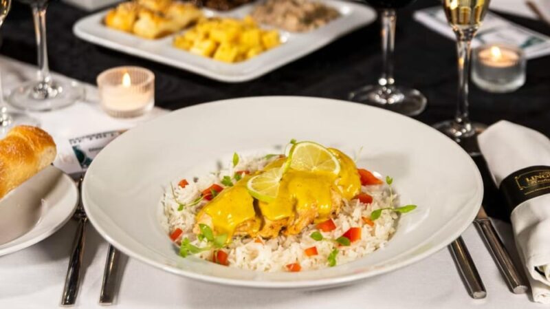 Lisbon: Erotic Cabaret Show and Dinner - Who Will Love This Experience?