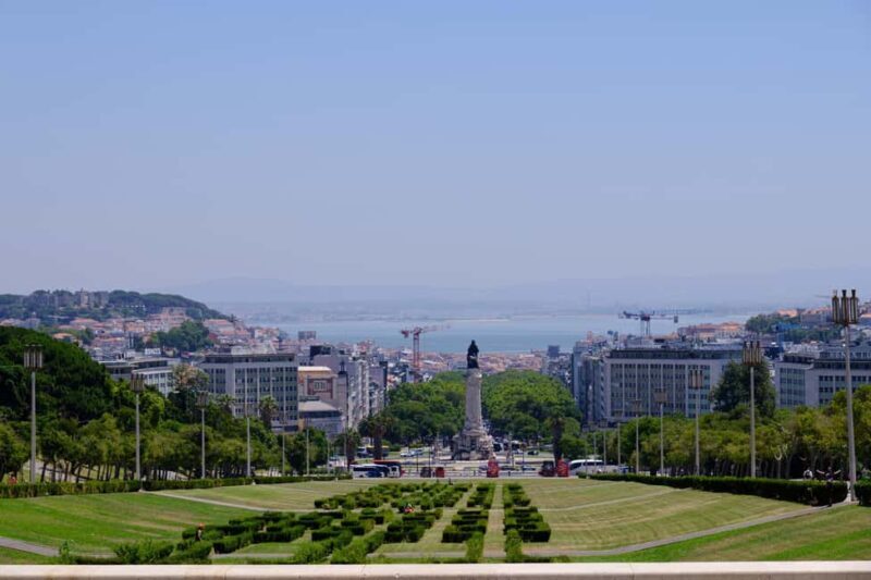 Lisbon Full Day Experience on comfortable minivan - A comprehensive look at the Lisbon Full Day Experience on a comfortable minivan