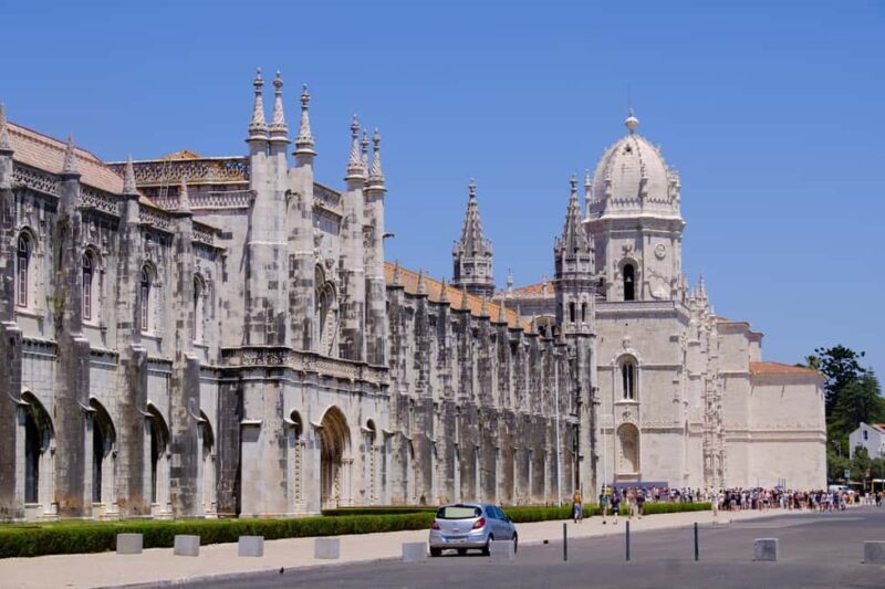 Lisbon Full Day Experience on comfortable minivan - FAQ