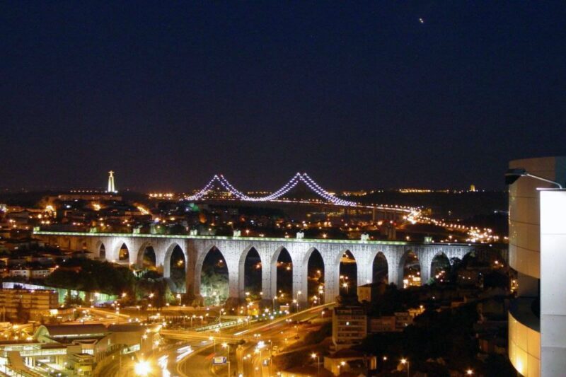 Lisbon: Half-Day Night Group Tour w/ Fado Dinner Show - Who Will Love This Tour?