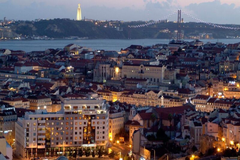 Lisbon: Half-Day Night Group Tour w/ Fado Dinner Show - Practical Details and Tips