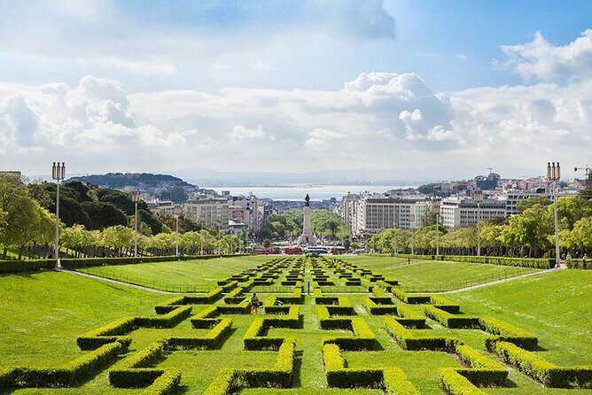 Lisbon Half day tour by Private Car - Key Points