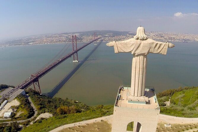 Lisbon Half day Tour in luxury car - Frequently Asked Questions
