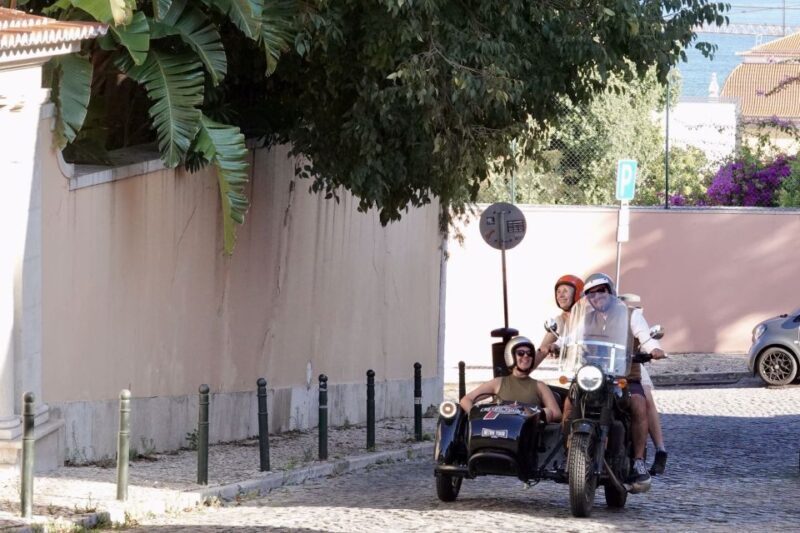 Lisbon : Historic Motorcycle Side-car Tour 1H - FAQ
