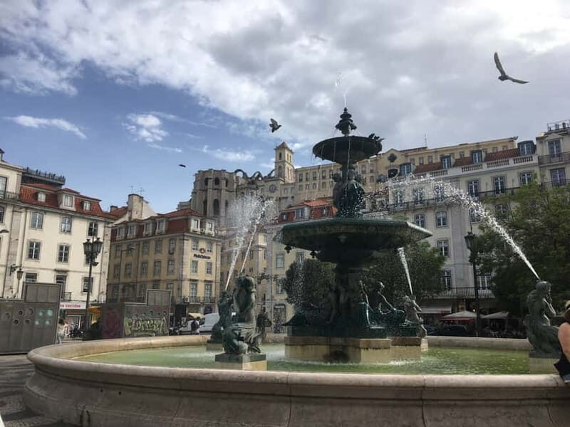Lisbon Honda Pcx 125cc Rental from 4Hours-7 Days - Whats Included and Whats Not?