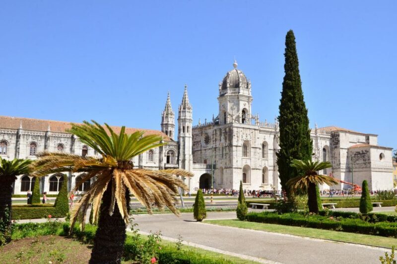 Lisbon: Hop-on Hop-off 48-Hour Bus and Boat Tour Ticket - FAQs