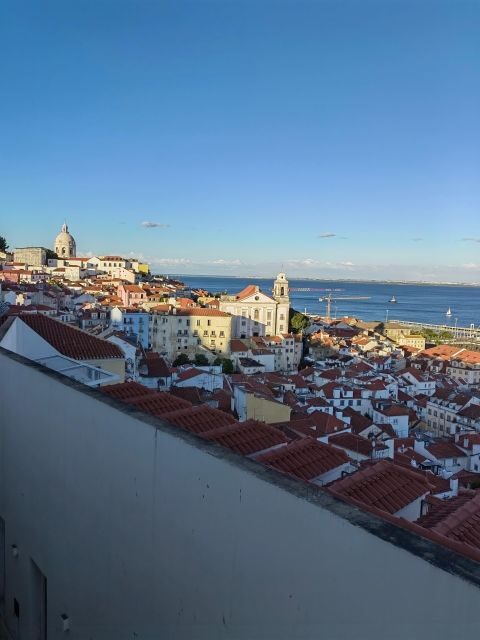 Lisbon: hop on hop off sightseeing Tuktuk tour - FAQs