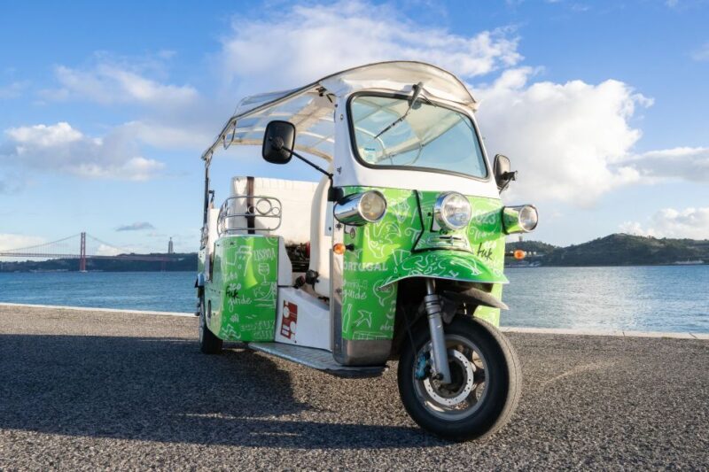 Lisbon Iconic Highlights in 2H00 : Private Tuk-Tuk Tour - The Two Routes: Old Town or Belém