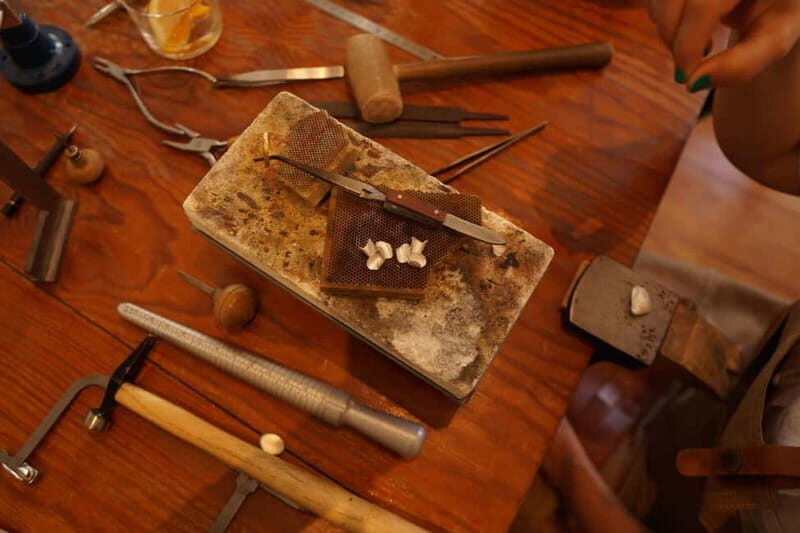 Lisbon: Jewelry Workshop with Local Artisans - FAQ