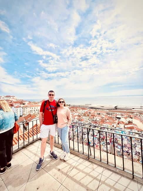 Lisbon: LISBON STORY TOUR BY TUK TUK - Key Points