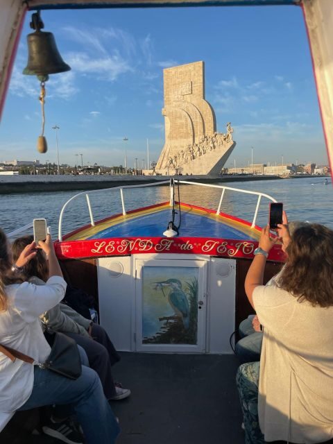 Lisbon: Live Guided Traditional Boat Sightseeing Cruise Tour - An Itinerary Packed with Iconic Landmarks