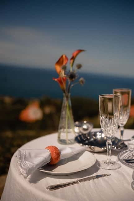 Lisbon: Luxury Vintage Picnic Experience - Key Points