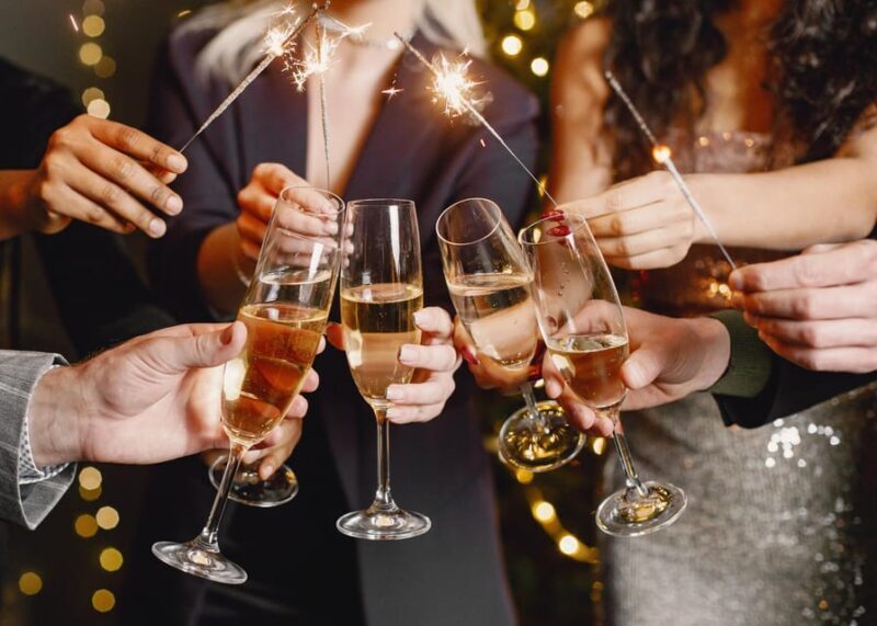 Lisbon: New Year's Cruise with DJ, Open Bar, Snacks and Wine - Key Points