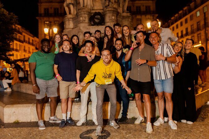 Lisbon Night Pubcrawl: 1h Open Bar, Shots and VIP Club Entry - Discover the Lisbon Night Pubcrawl: A Night of Drinks, Dancing, and New Friends