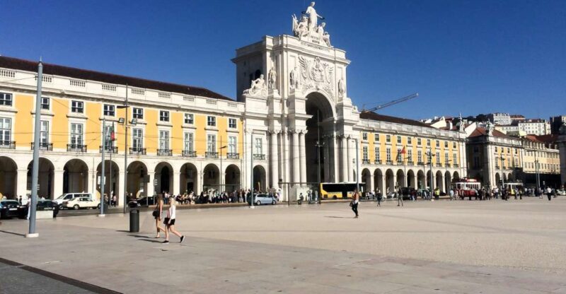 Lisbon: Old Quarter Highlights Tour - Key Points