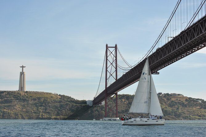 Lisbon Old town Sailng Cruise with a drink- 2h Small Group Tour - FAQ