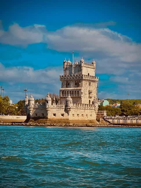 Lisbon On a Sailboat - Cultural Facts and Sailing Experience - FAQ