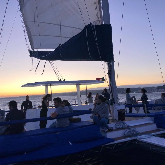 Lisbon: Private Catamaran Charter for up to 18-People - FAQs
