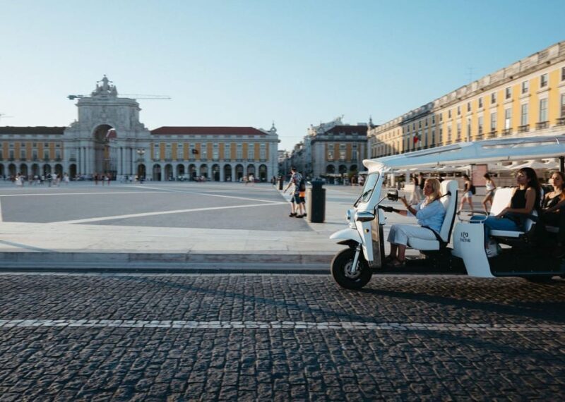 Lisbon: Private Christmas Lights Tour by Eco Tuk Tuk - Key Points