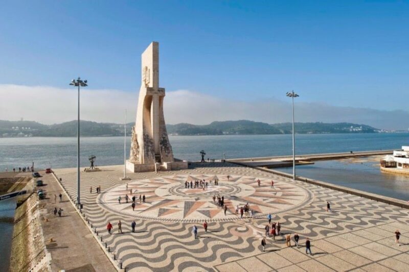 Lisbon: Private Christmas Lights Tour by Eco Tuk Tuk - FAQ