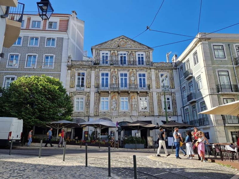 Lisbon: Private Food Tour with Tastings - In Summary