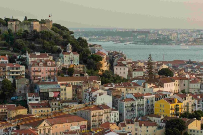 Lisbon: Private Food & Wine City Tour by Eco Tuk Tuk - Who Should Consider This Tour?