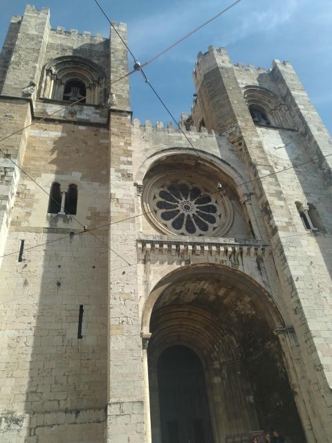 Lisbon Private Full Day to the City of 7 hills + King Crist - FAQs