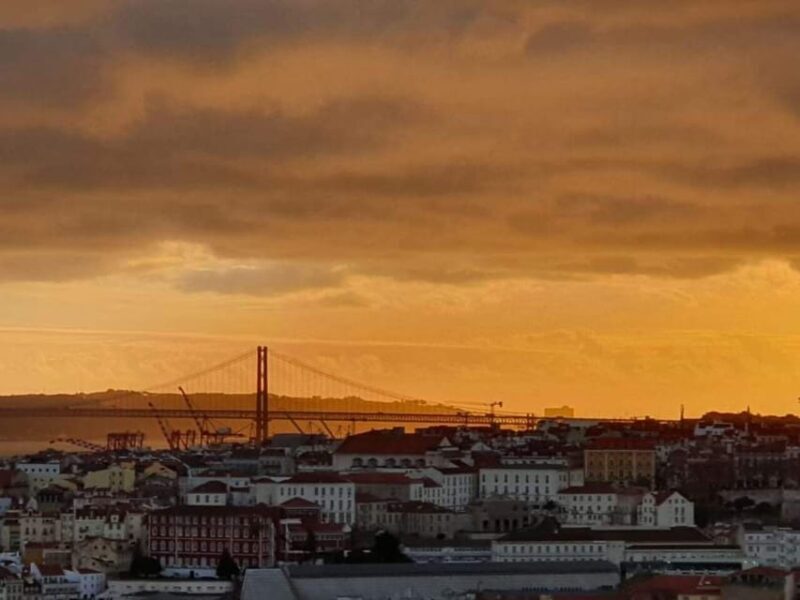 Lisbon: Private Highlights Tuk-Tuk Tour with Tapas and Wine - Exploring Lisbon by Tuk-Tuk: A Personal Touch on a Delightful City Tour