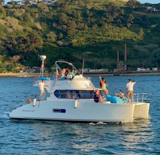 Lisbon: Private Luxury Catamaran Tour with Welcome Drink - Why This Catamaran Tour Stands Out