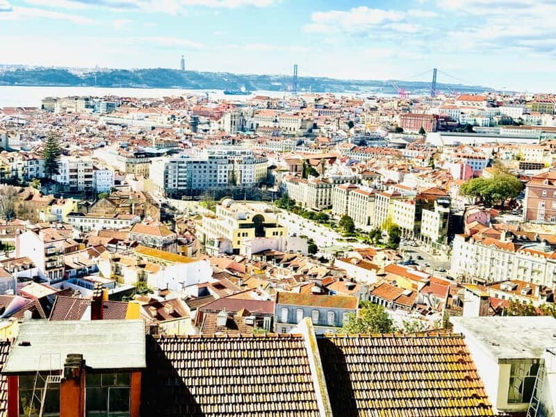 Lisbon: Private Old Town Tour by Eco TukTuk - Lisbon: Private Old Town Tour by Eco TukTuk