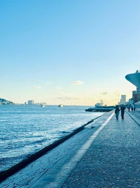 Lisbon: Private Sightseeing Full City Tour by Tuk-Tuk - FAQ