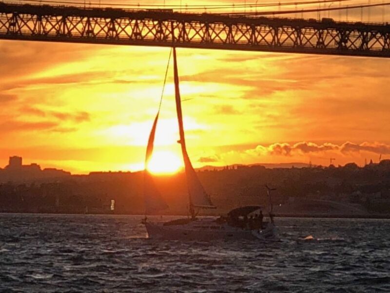 Lisbon: Private Sunset Sailing Tour with Champagne - A Romantic Escape on Lisbon’s Tagus River: Private Sunset Sailing with Champagne